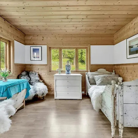 Prázdninový dům Peaceful Smallholding With Yoga *