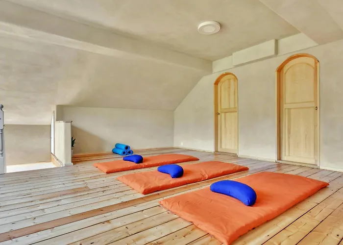 Peaceful Smallholding With Yoga